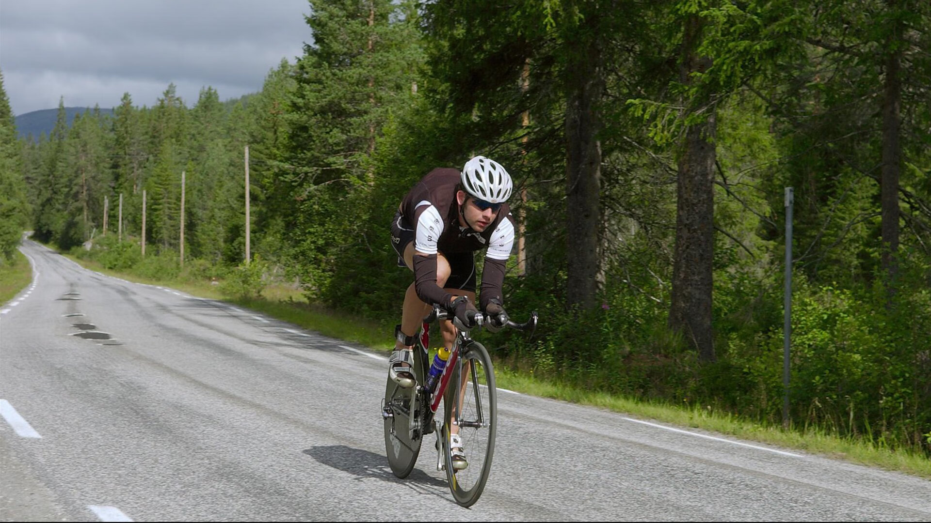 欧洲杯快节奏对决：攻防转换令人目不暇接，欧洲杯进阶