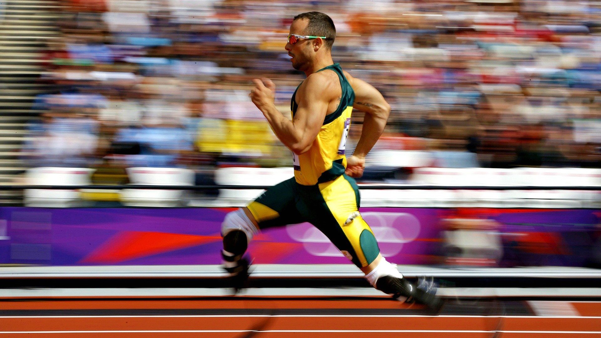 长跑年度盛会：肯尼亚运动员屡破纪录，赛场火爆！，肯尼亚长跑运动员训练计划